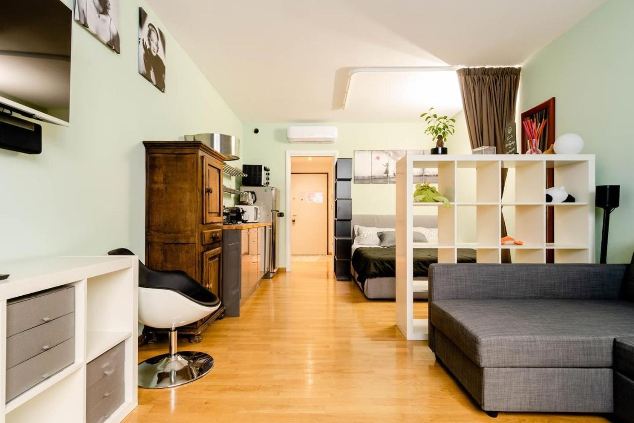 Central Studio Apartment - 24H Self Checkin Милан Экстерьер фото